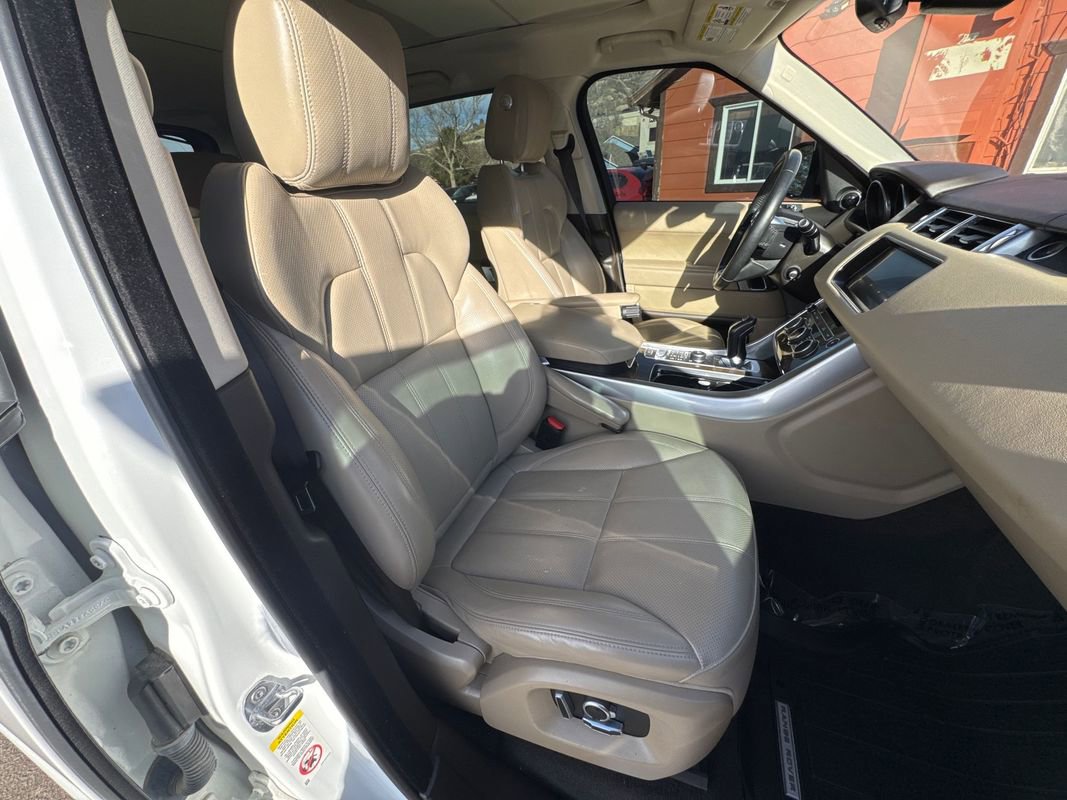 Used 2017 Land Rover Range Rover Sport HSE image 19