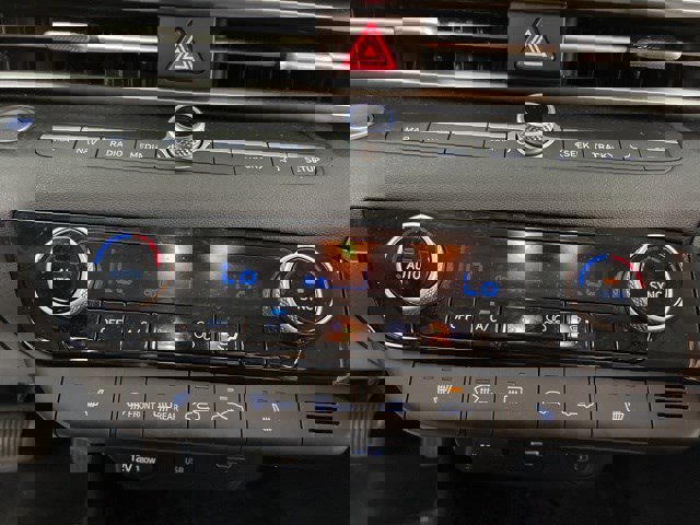 Used 2023 Hyundai Elantra SEL w/ Convenience Package image 22