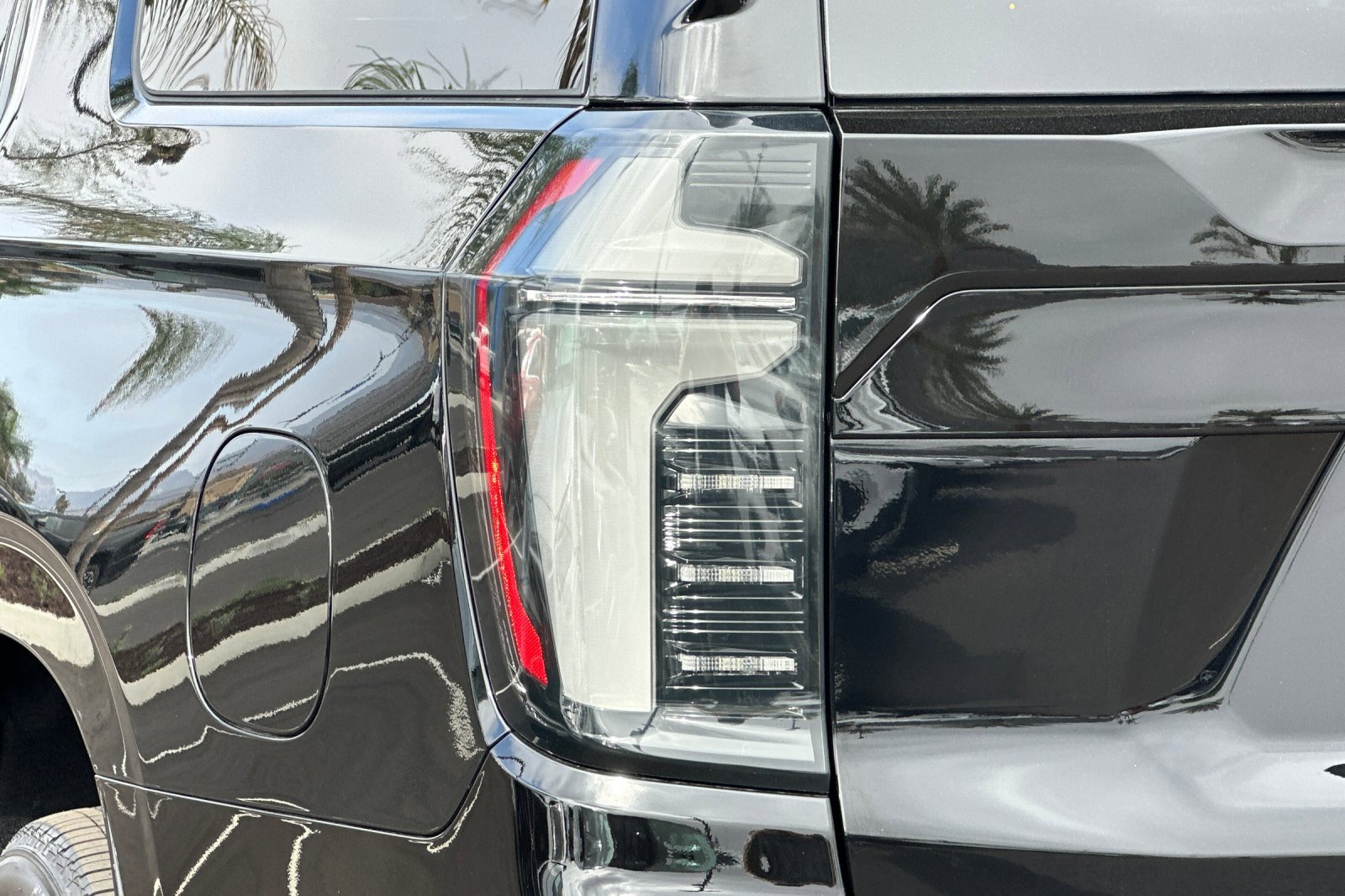 New 2026 Chevrolet Suburban High Country w/ LPO, Illumination Package image 28