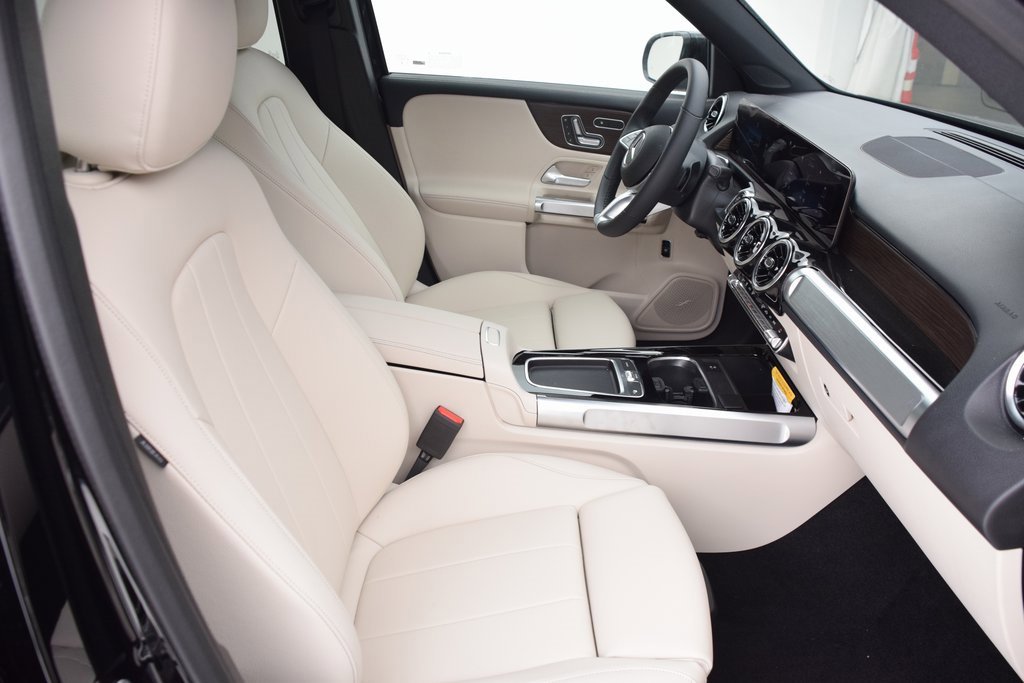 New 2025 Mercedes-Benz GLB 250 image 15