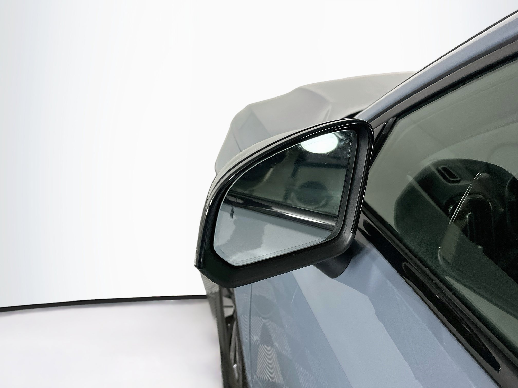 Used 2023 Volvo C40 P8 Recharge Plus AWD/4WD image 16