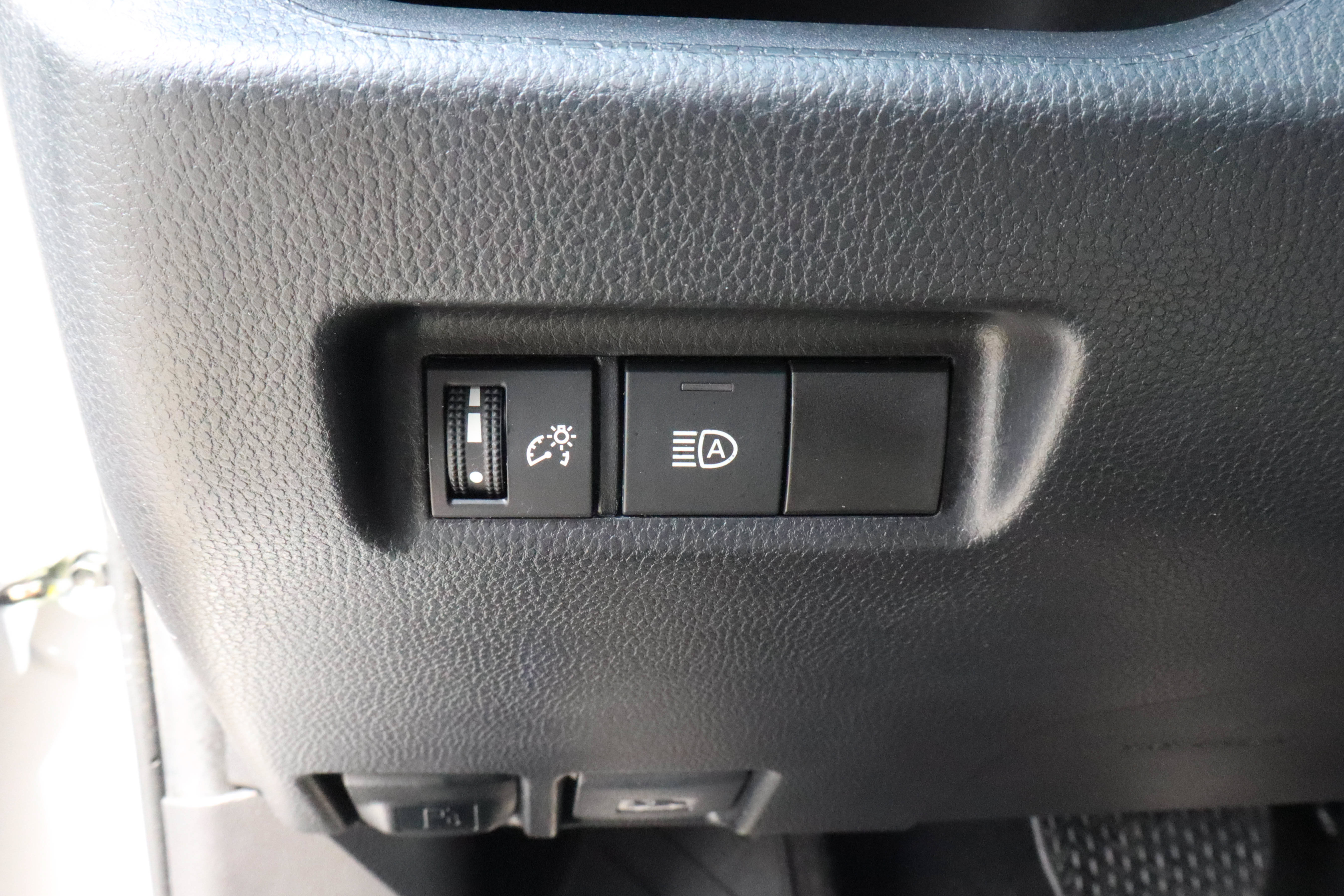 Used 2024 Toyota RAV4 XLE FWD image 15