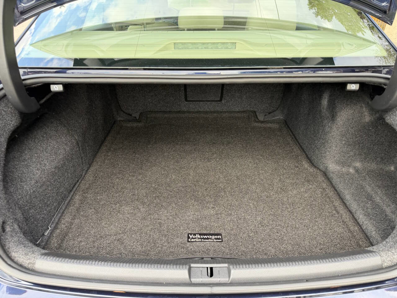 Used 2013 Volkswagen Passat 3.6 SEL Premium image 29