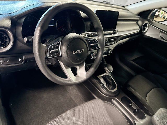 Certified 2023 Kia Forte LXS w/ LXS Technology Package FWD image 9