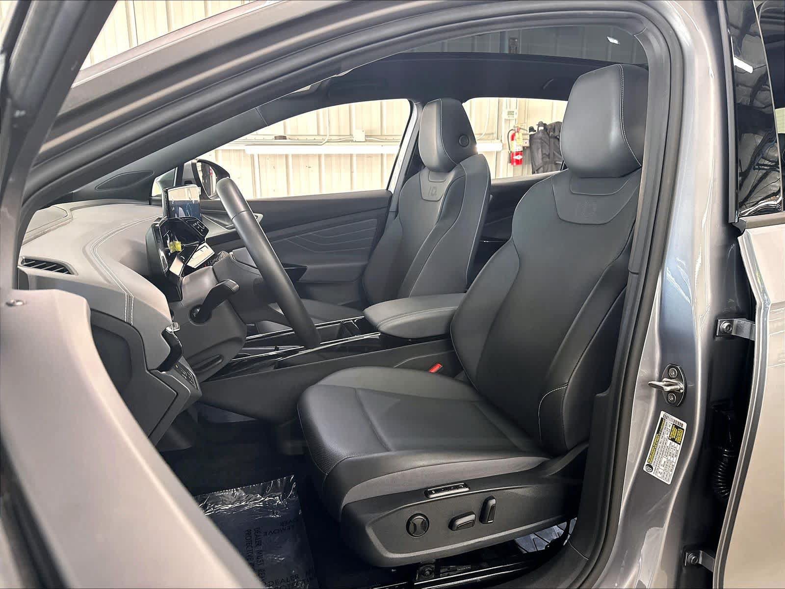 Used 2023 Volkswagen ID.4 Pro S AWD/4WD image 24