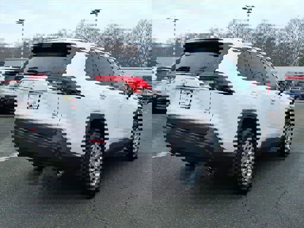 Used 2023 Toyota RAV4 LE image 4