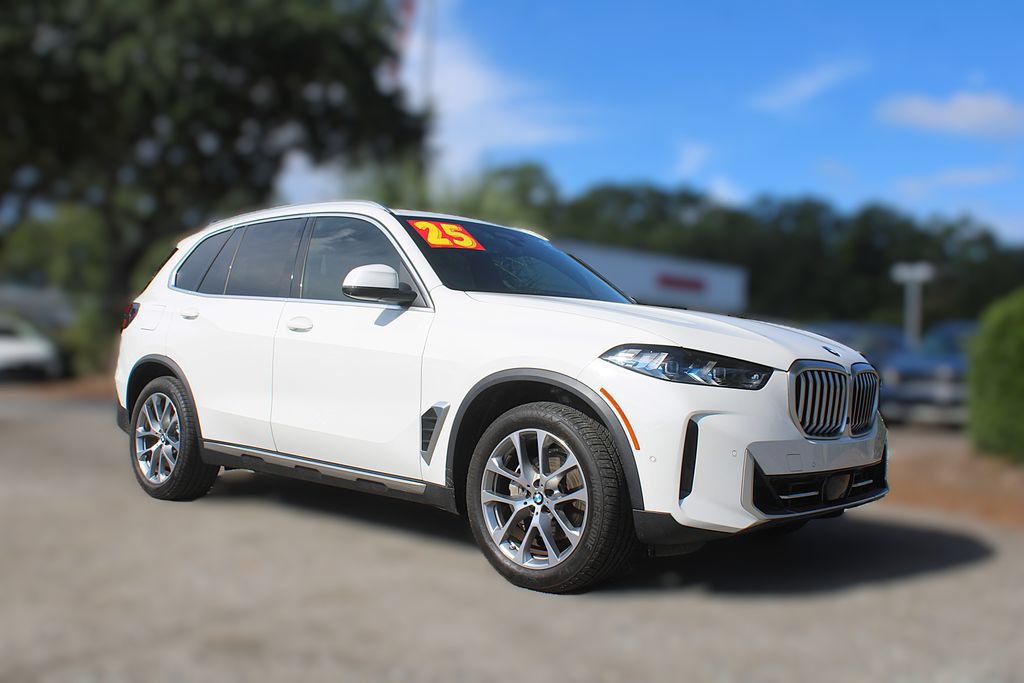 Used 2025 BMW X5 xDrive40i AWD/4WD image 3