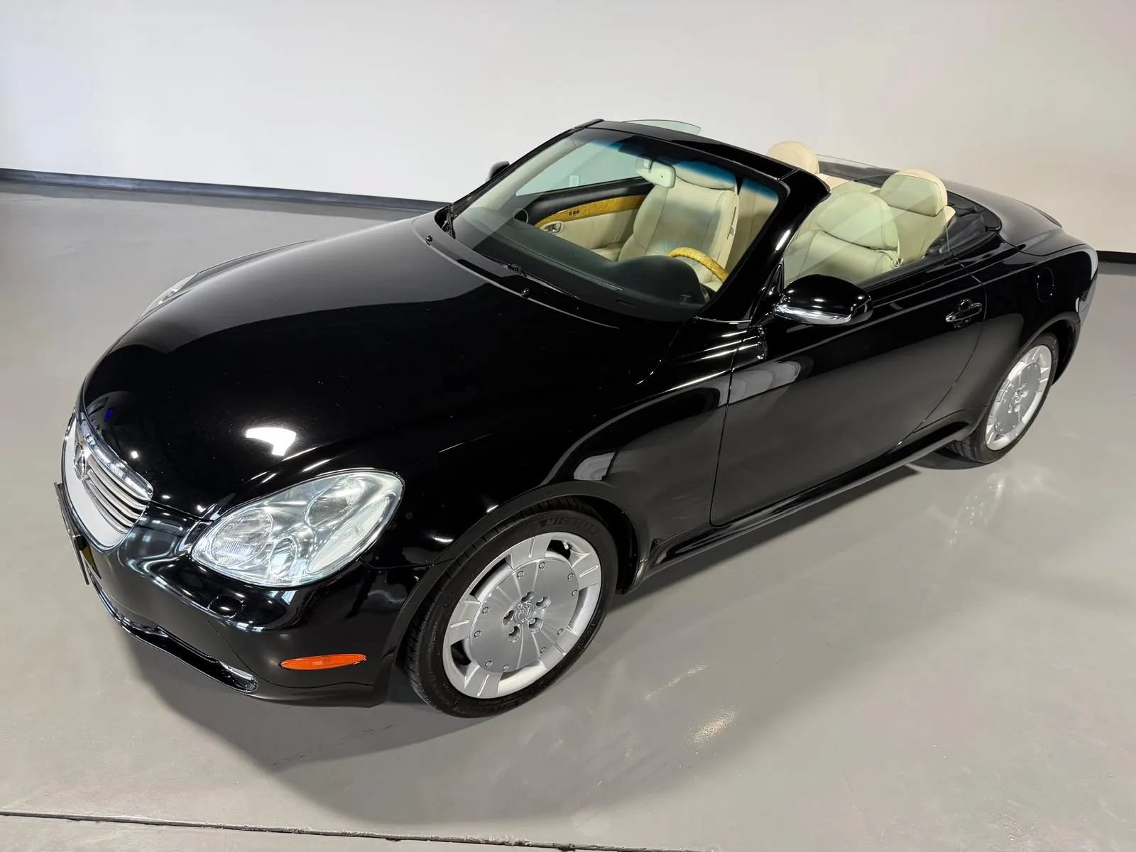 Used 2004 Lexus SC 430 Convertible RWD image 36