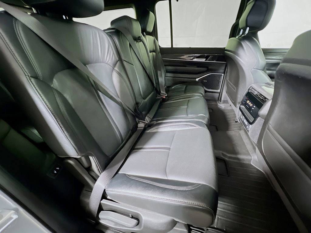 Used 2022 Jeep Wagoneer Series III w/ Convenience Group I AWD/4WD image 23