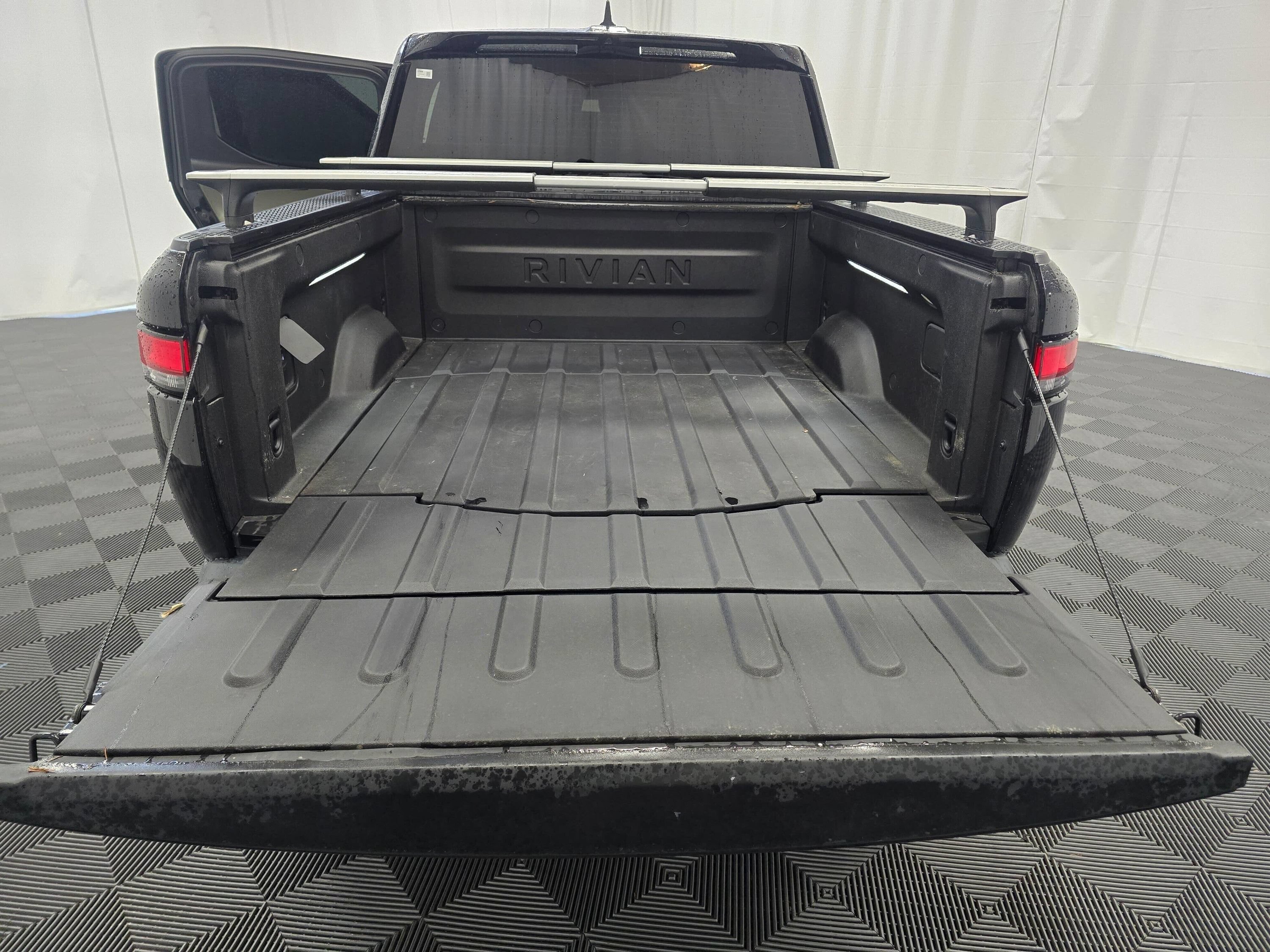 Used 2022 Rivian R1T Adventure AWD/4WD image 10