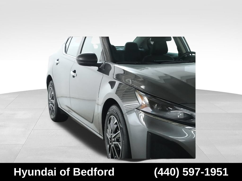 Used 2024 Nissan Altima 2.5 S FWD image 9