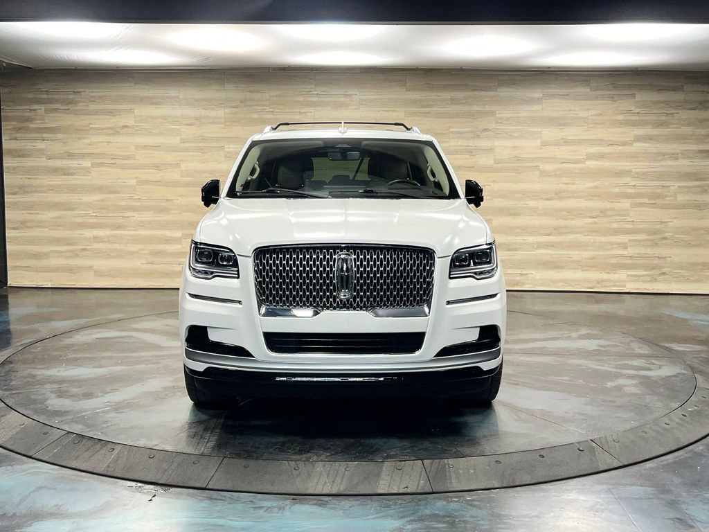 Used 2023 Lincoln Navigator Reserve AWD/4WD image 4