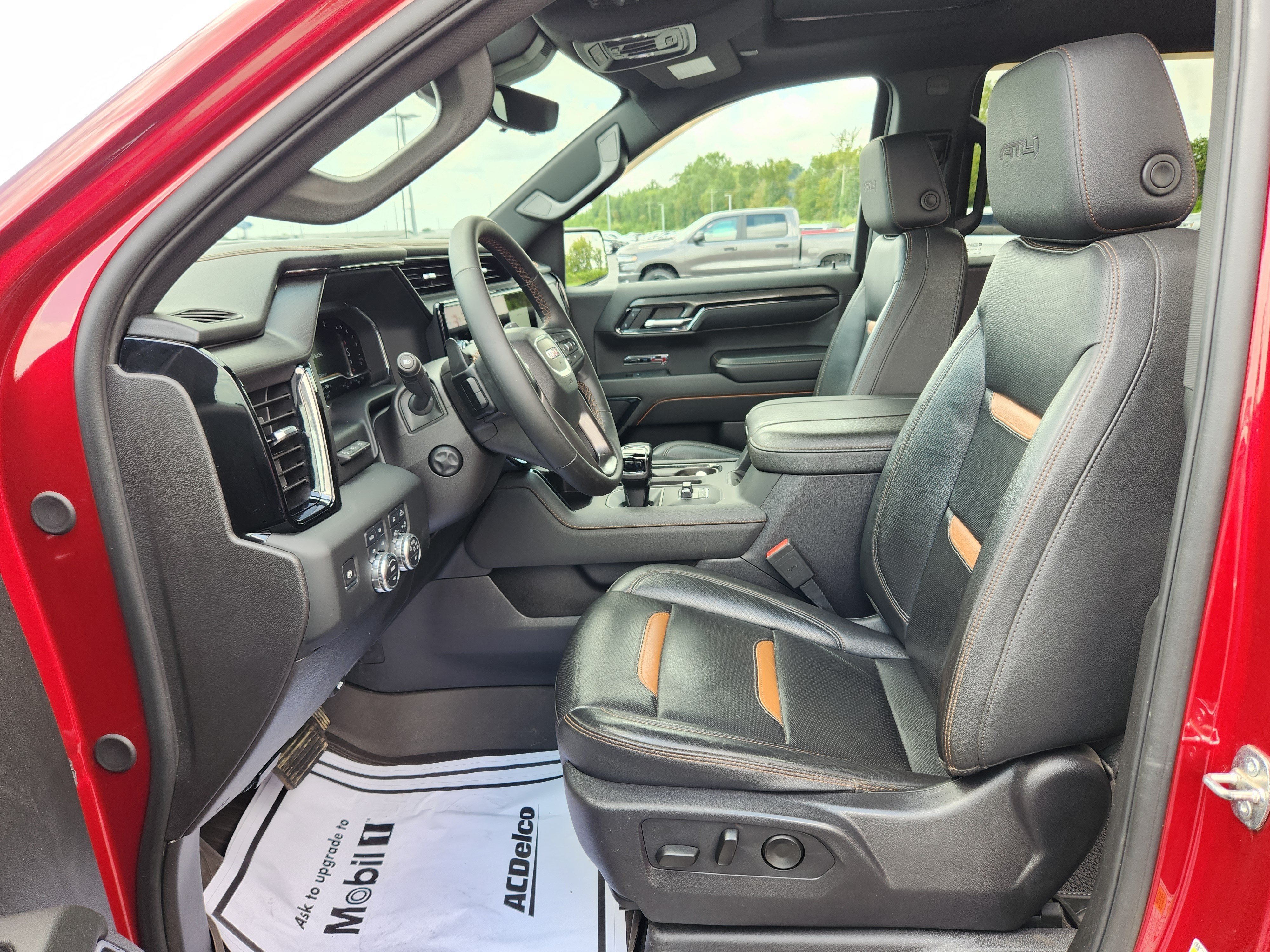 Used 2024 GMC Sierra 1500 AT4 w/ Technology Package AWD/4WD image 12