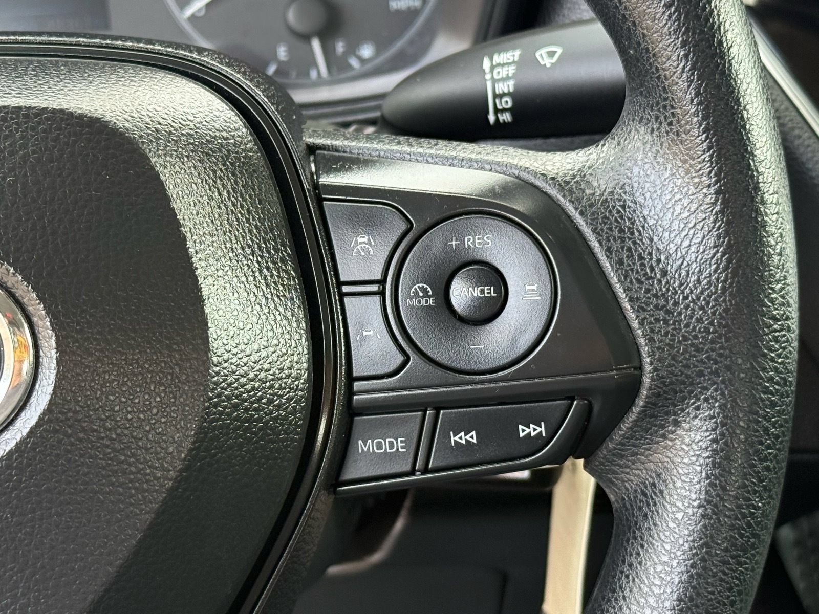 Used 2025 Toyota Corolla LE FWD image 18