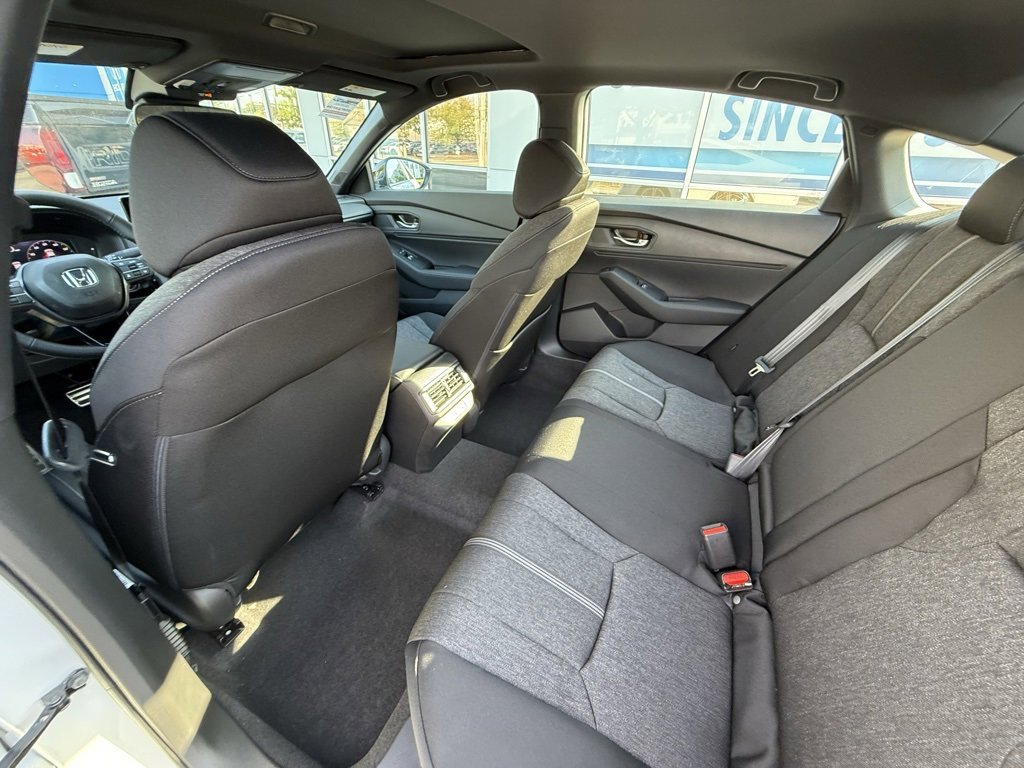 Used 2025 Honda Accord Sport image 28