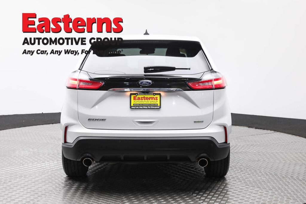 Used 2020 Ford Edge SE image 6