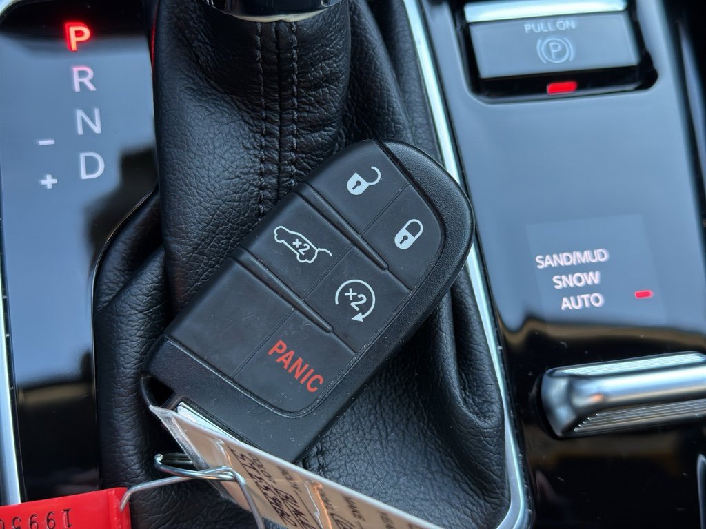 Used 2025 Jeep Compass Latitude w/ Convenience Group image 36