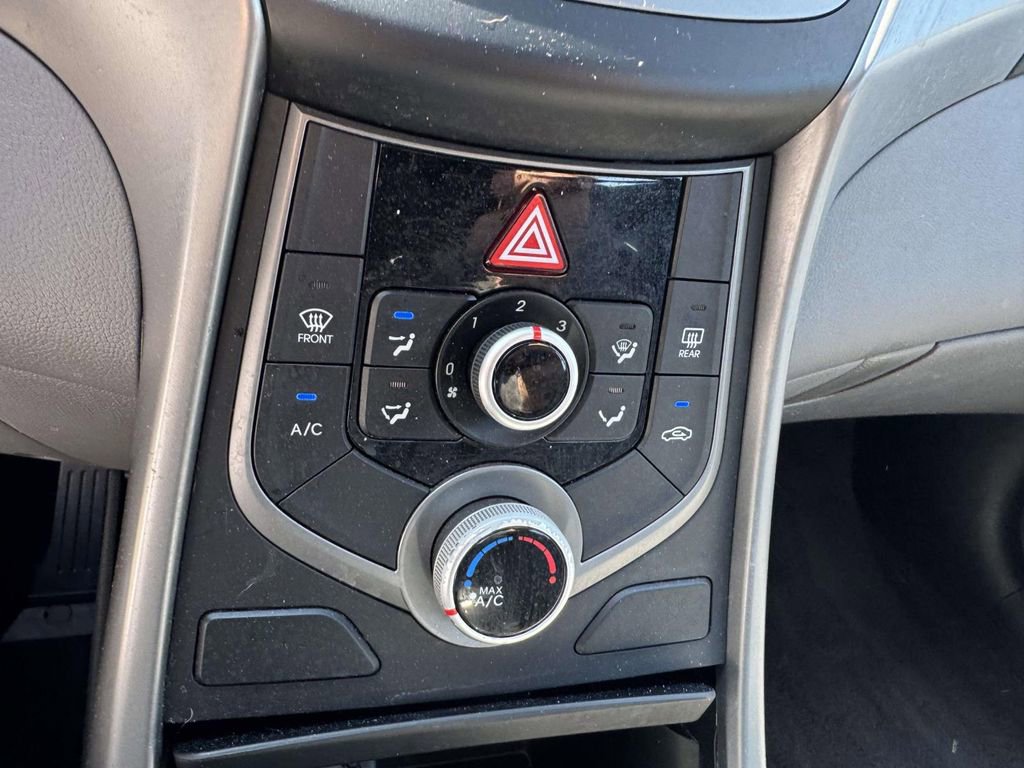 Used 2015 Hyundai Elantra SE w/ Option Group 02 FWD image 23