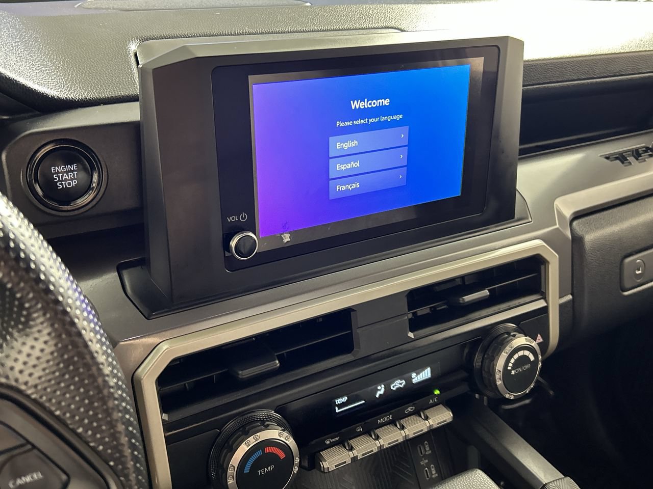 Used 2025 Toyota Tacoma SR5 AWD/4WD image 17