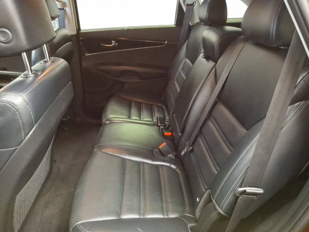 Used 2017 Kia Sorento EX image 13