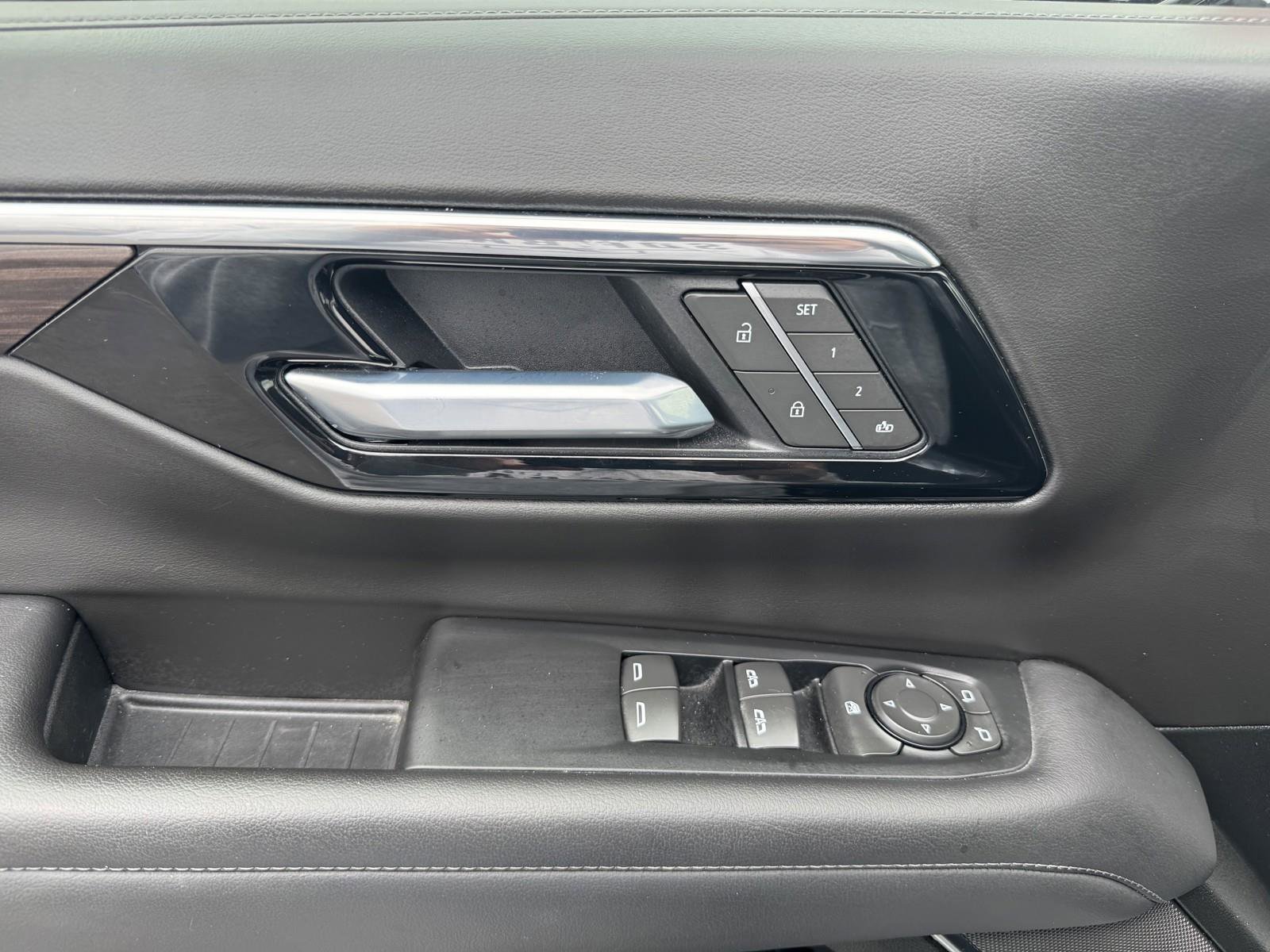 Used 2025 Chevrolet Tahoe LT image 23