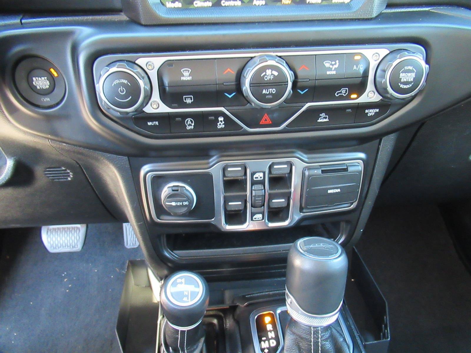 Certified 2022 Jeep Gladiator Overland w/ Popular Equipment Package AWD/4WD image 26