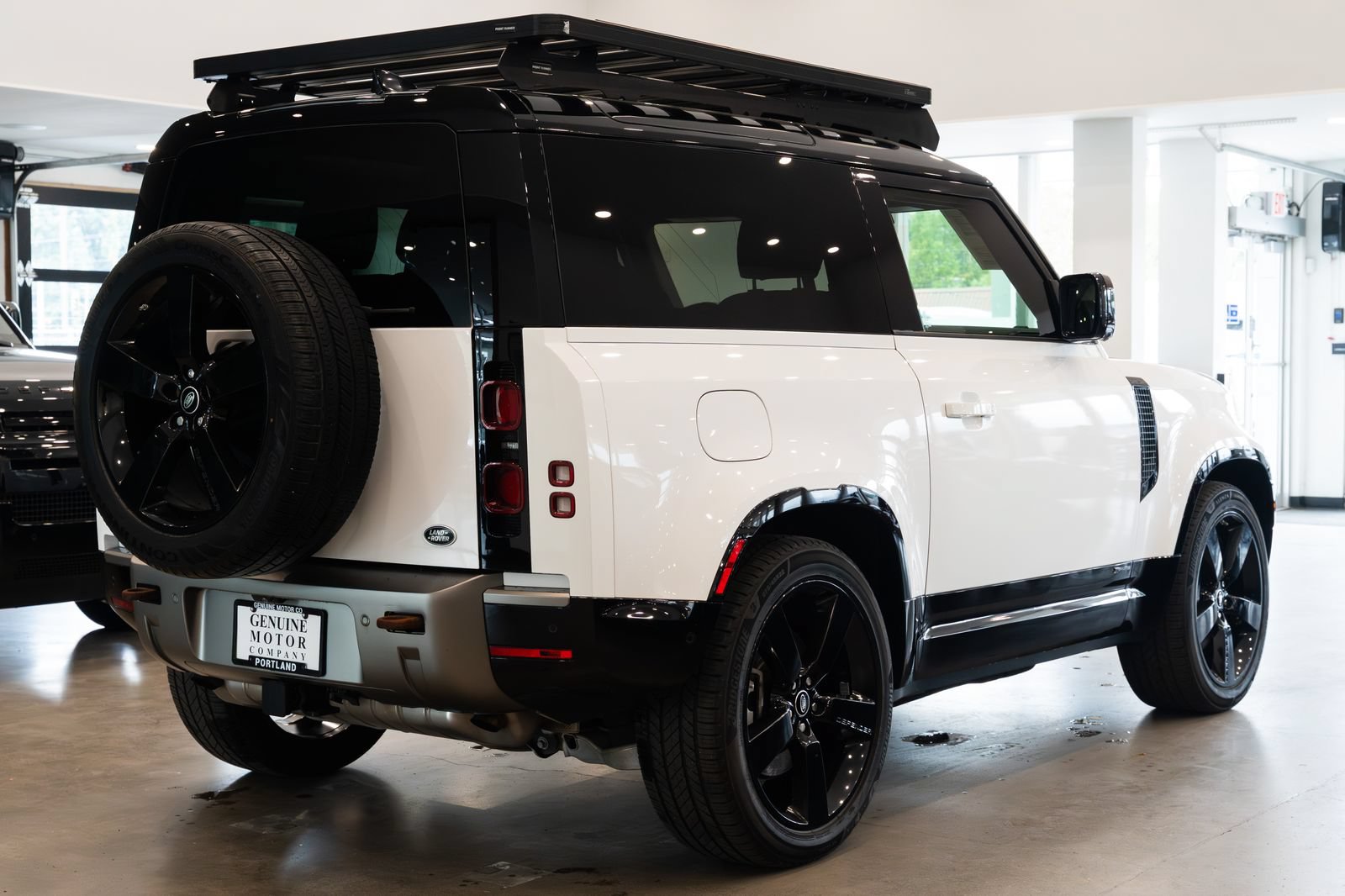 Used 2021 Land Rover Defender 90 X-Dynamic S AWD/4WD image 4