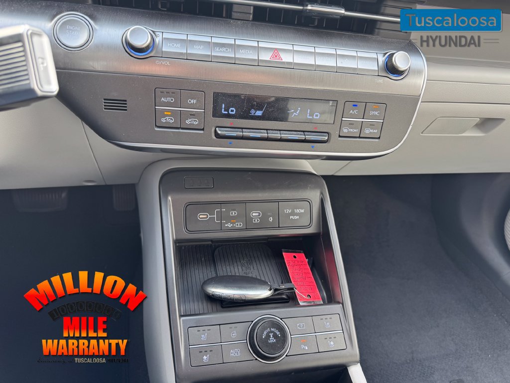 Used 2024 Hyundai Kona Limited AWD/4WD image 15