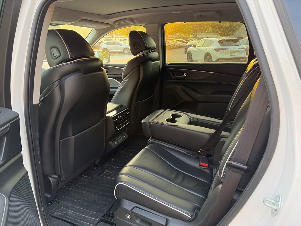 Used 2023 Acura MDX SH-AWD w/ Advance Package image 9