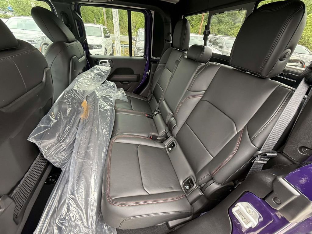 New 2026 Jeep Gladiator Rubicon AWD/4WD image 13