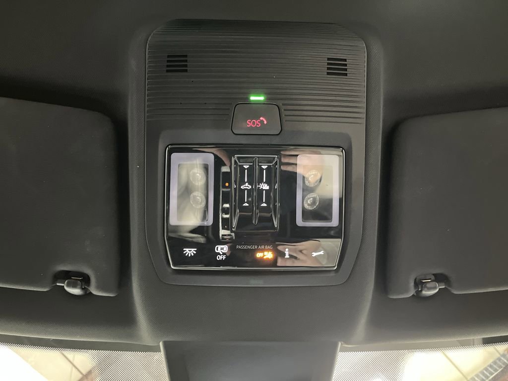 Used 2025 Volkswagen Atlas Cross Sport SEL Premium R-Line image 27