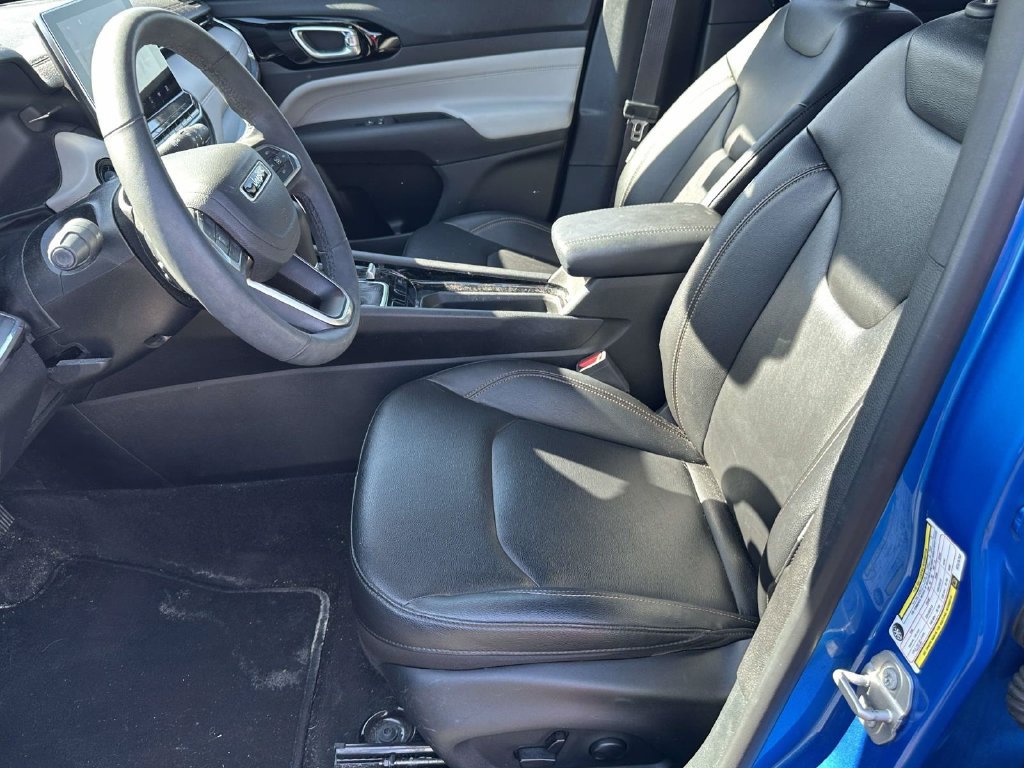 Used 2024 Jeep Compass Limited AWD/4WD image 17