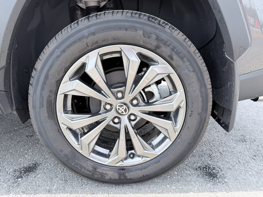Used 2024 Toyota RAV4 Limited image 40