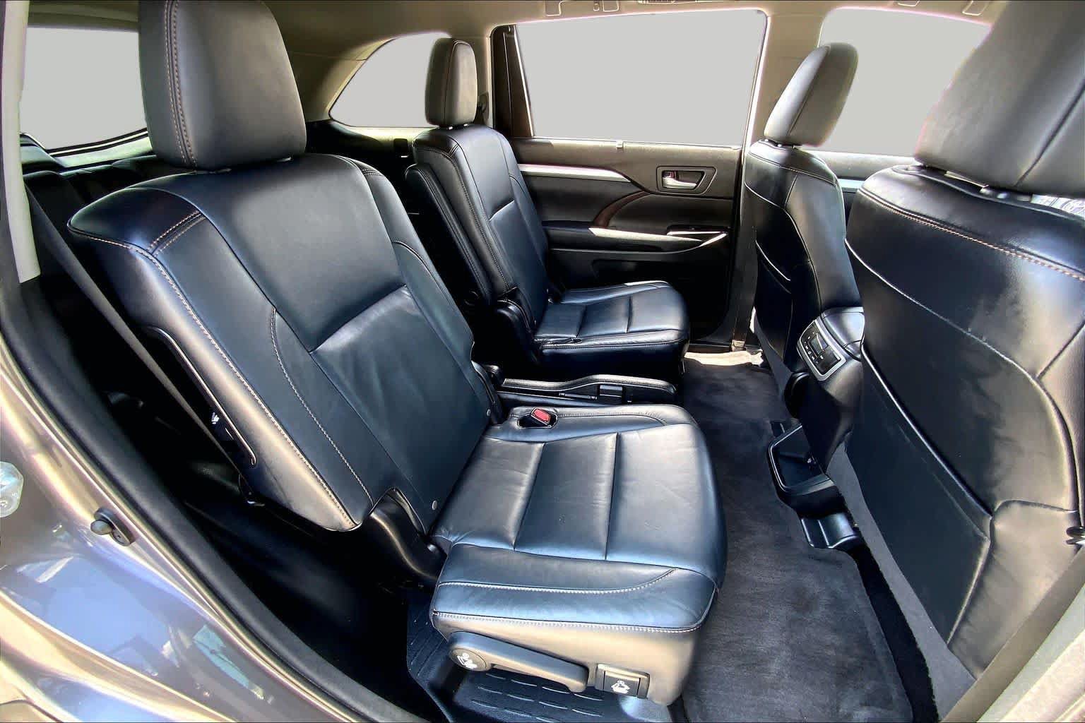 Used 2015 Toyota Highlander XLE FWD image 19