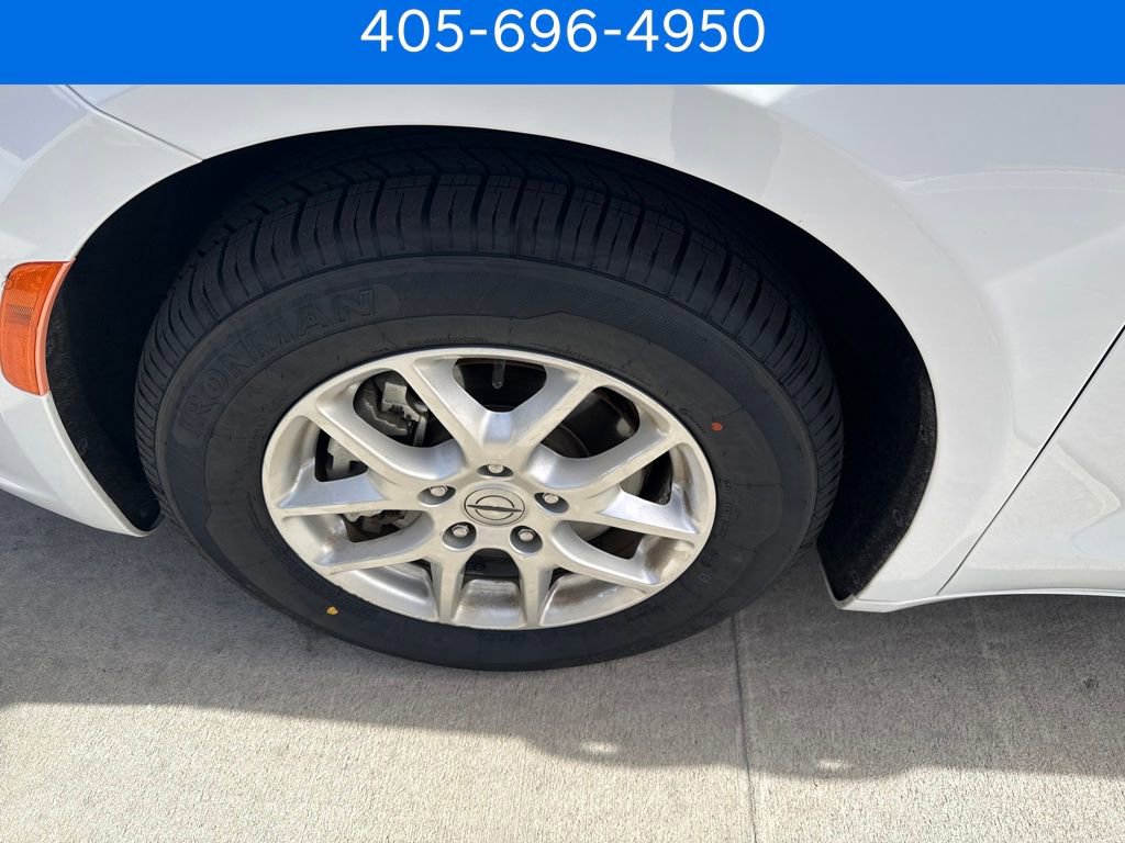 Used 2022 Chrysler Pacifica Touring-L image 11