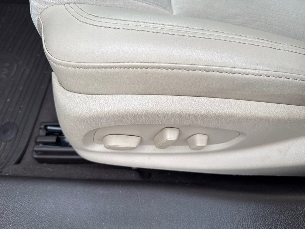 Used 2016 Buick LaCrosse image 16