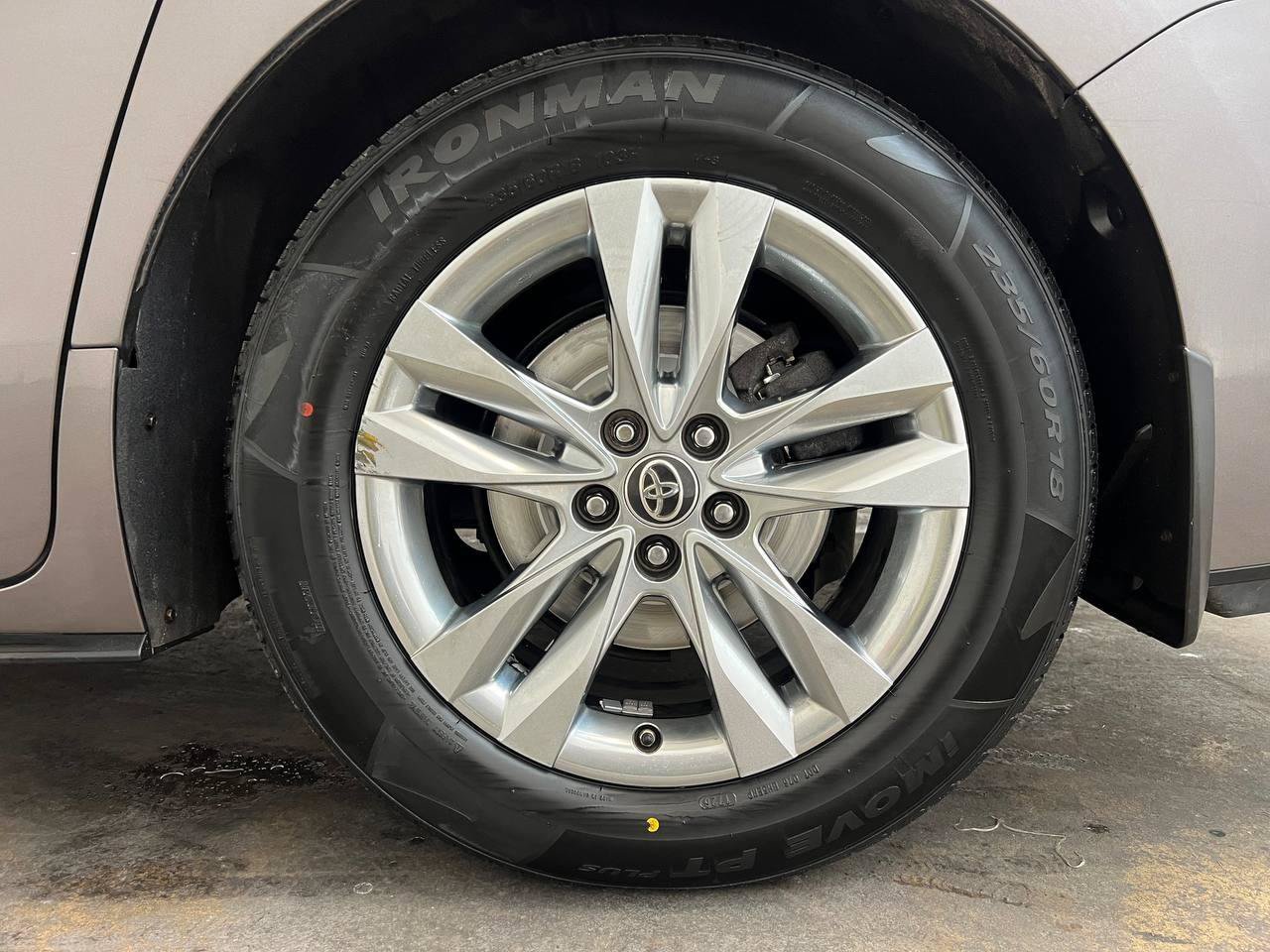 Used 2022 Toyota Sienna Limited AWD/4WD image 30
