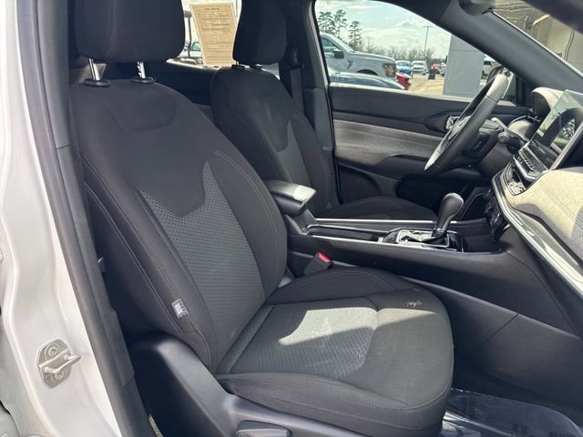 Used 2024 Jeep Compass Sport image 29