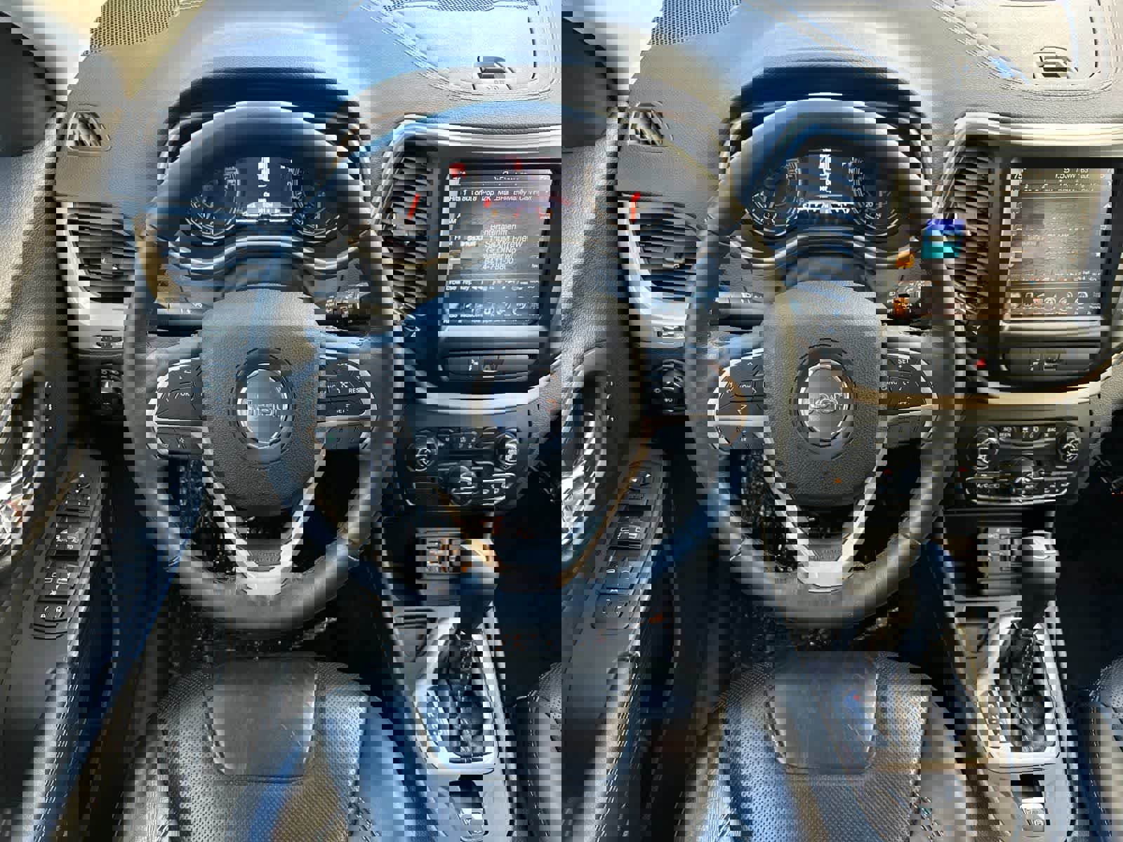 Used 2016 Jeep Cherokee Limited w/ Luxury Group image 14