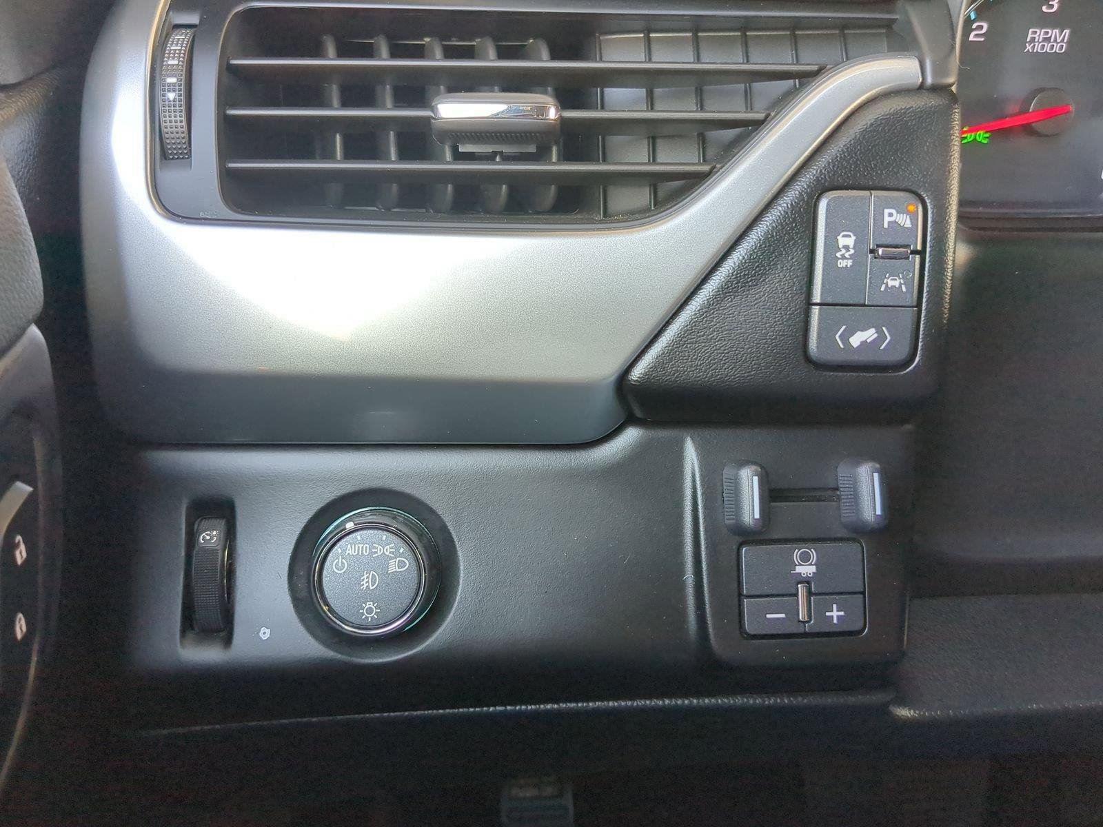 Used 2020 Chevrolet Suburban LT image 21