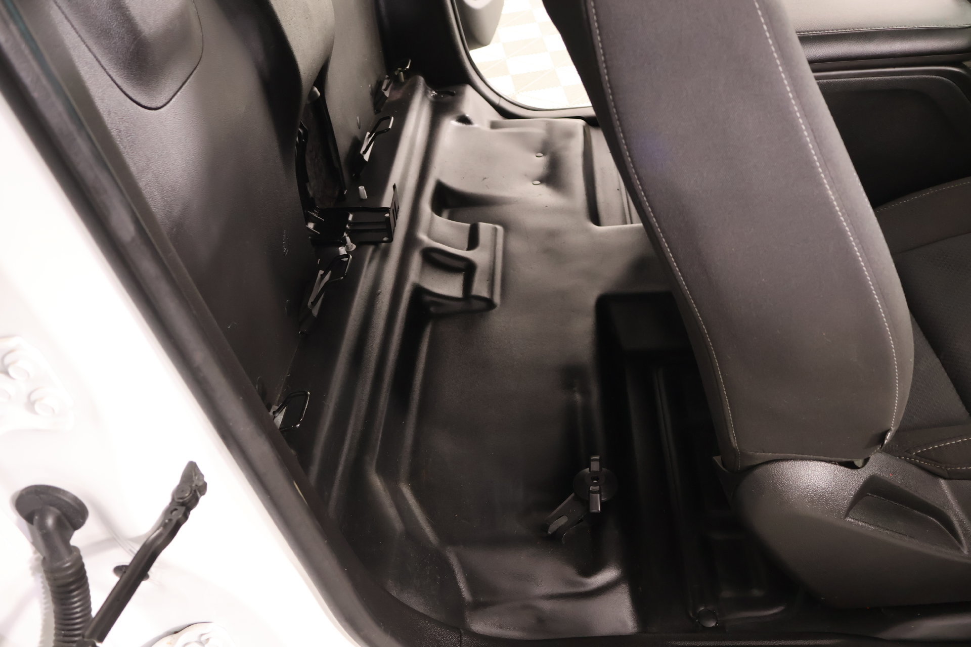 Used 2022 Chevrolet Colorado LT w/ Fleet Safety Package RWD image 13