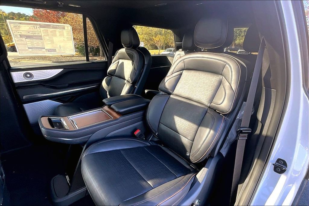 New 2025 Lincoln Navigator Black Label image 10