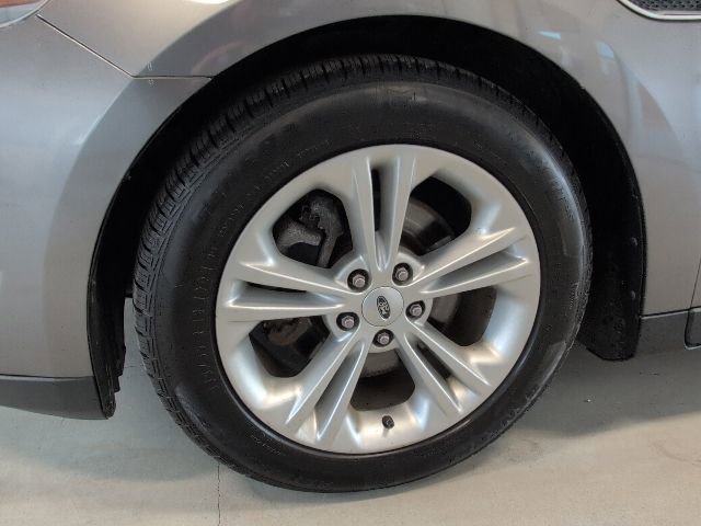Used 2014 Ford Taurus SEL w/ Equipment Group 201A FWD image 9