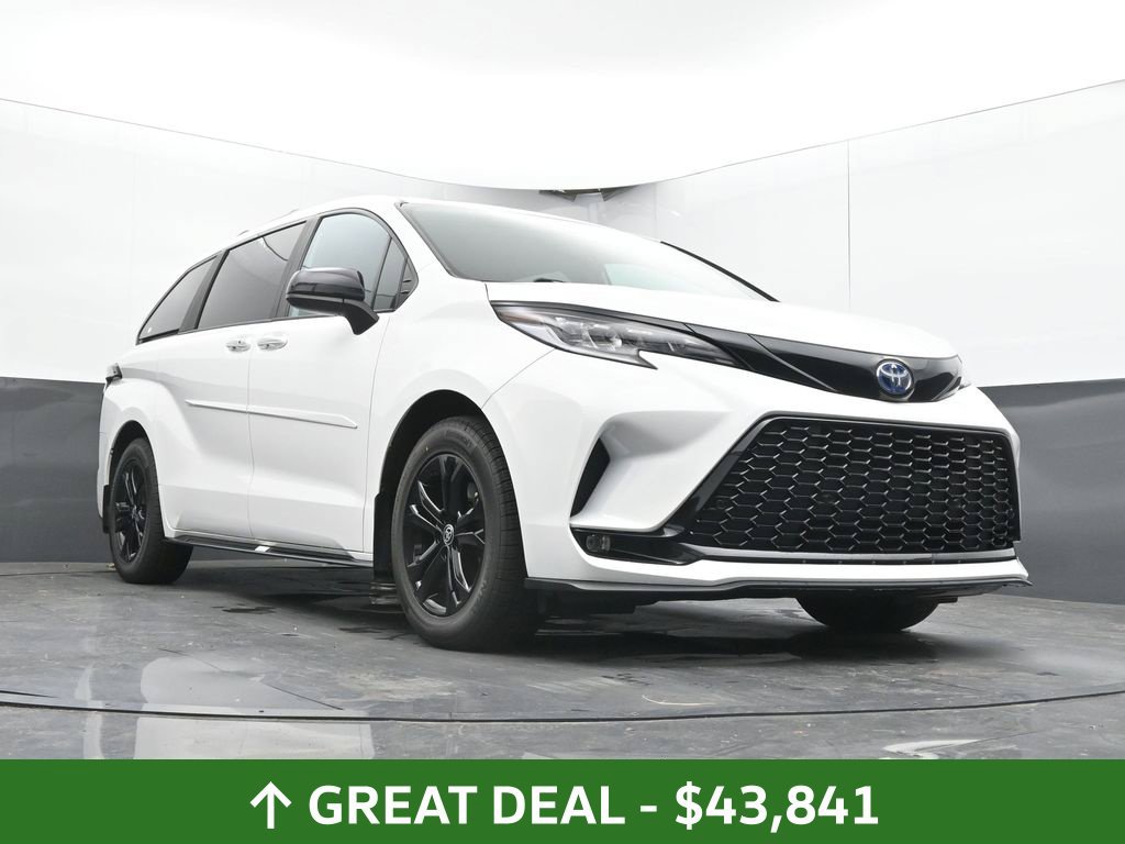 Used 2025 Toyota Sienna XSE AWD/4WD image 37
