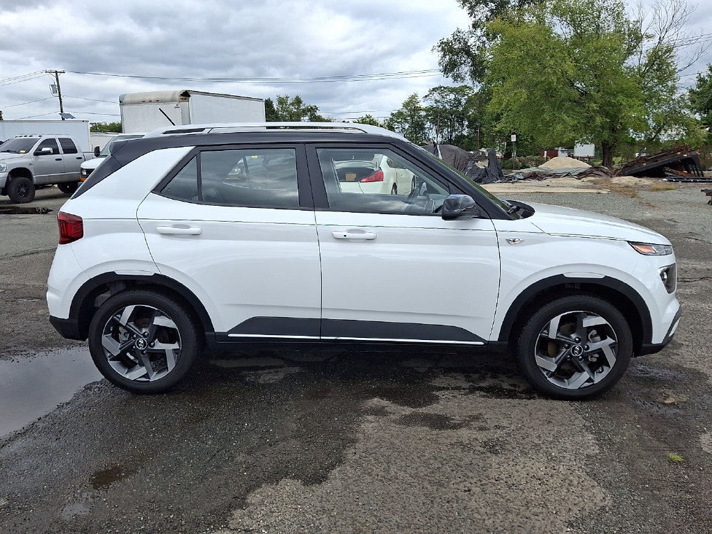 Used 2026 Hyundai Venue SEL FWD image 13
