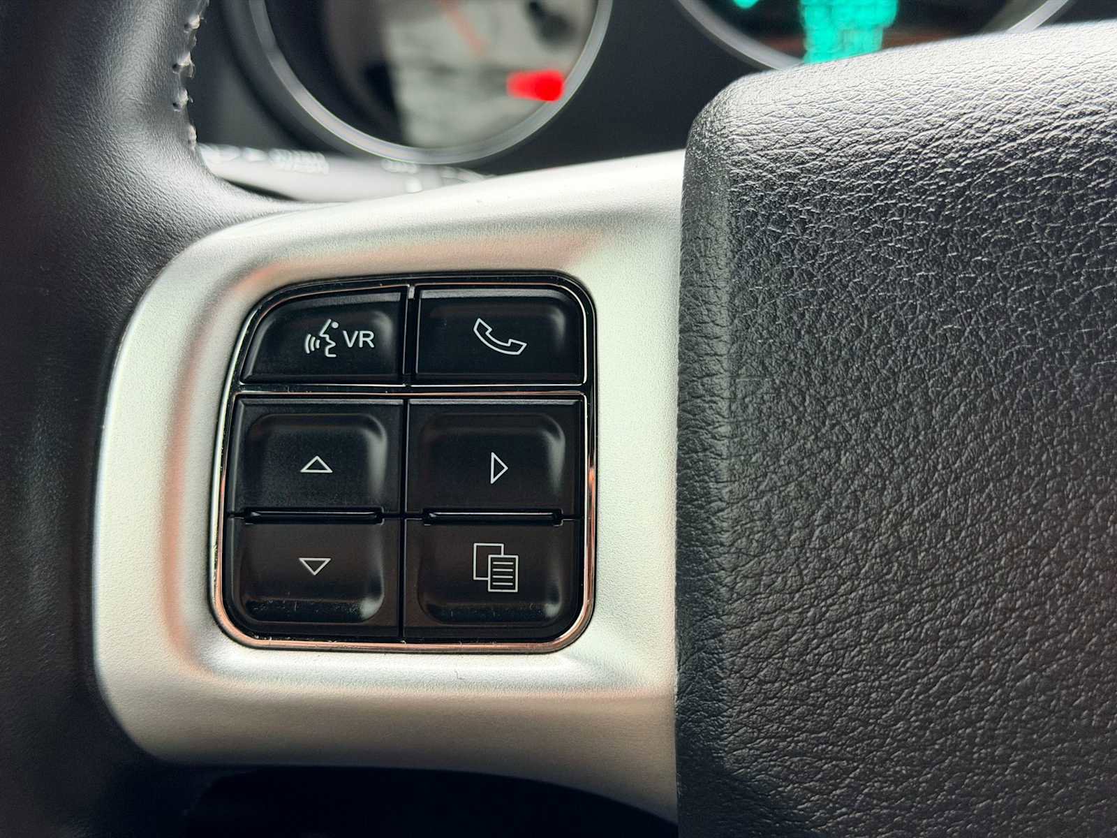 Used 2013 Dodge Challenger R/T image 21