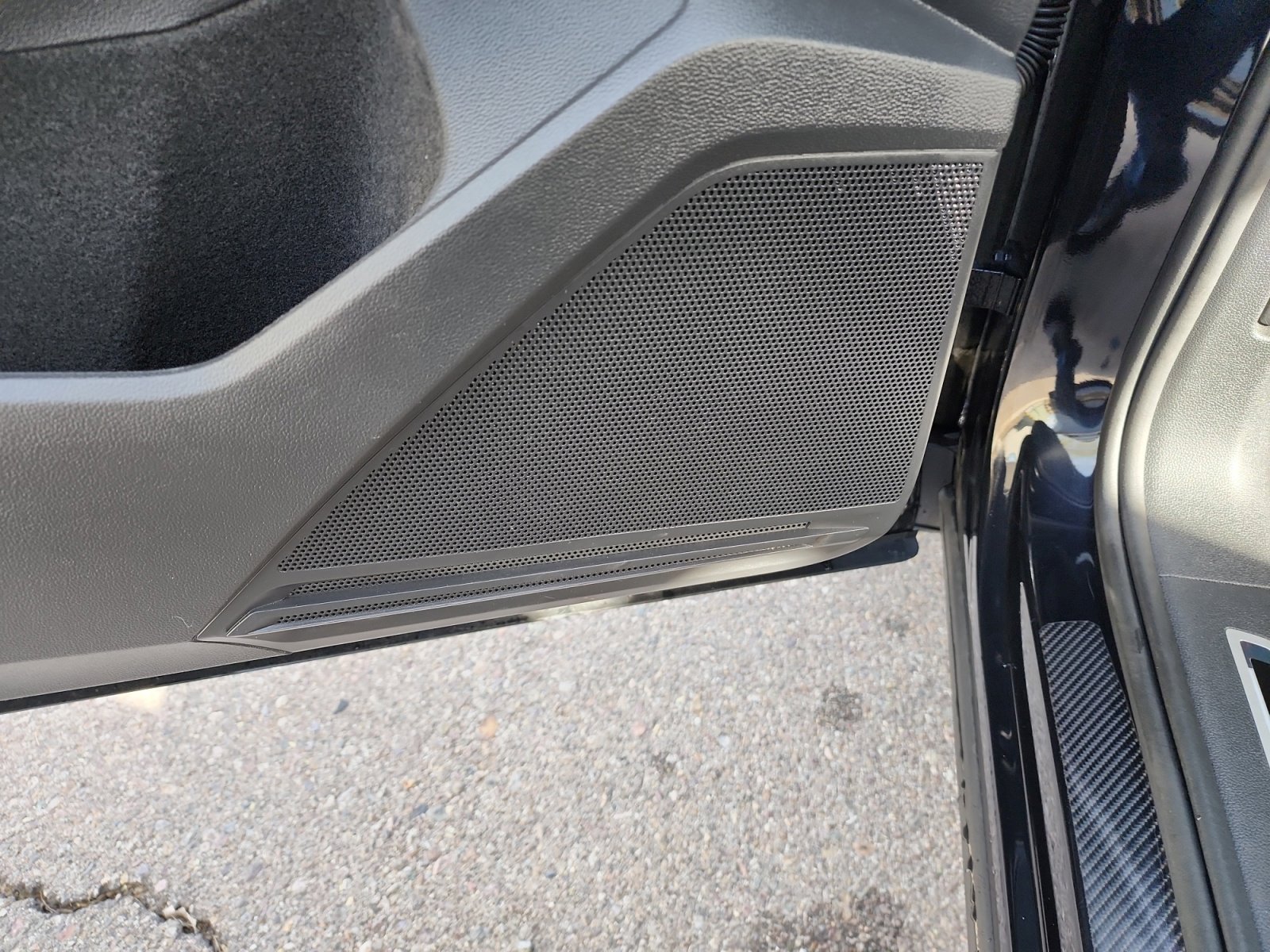 Certified 2023 Volkswagen Tiguan SE R-Line image 27