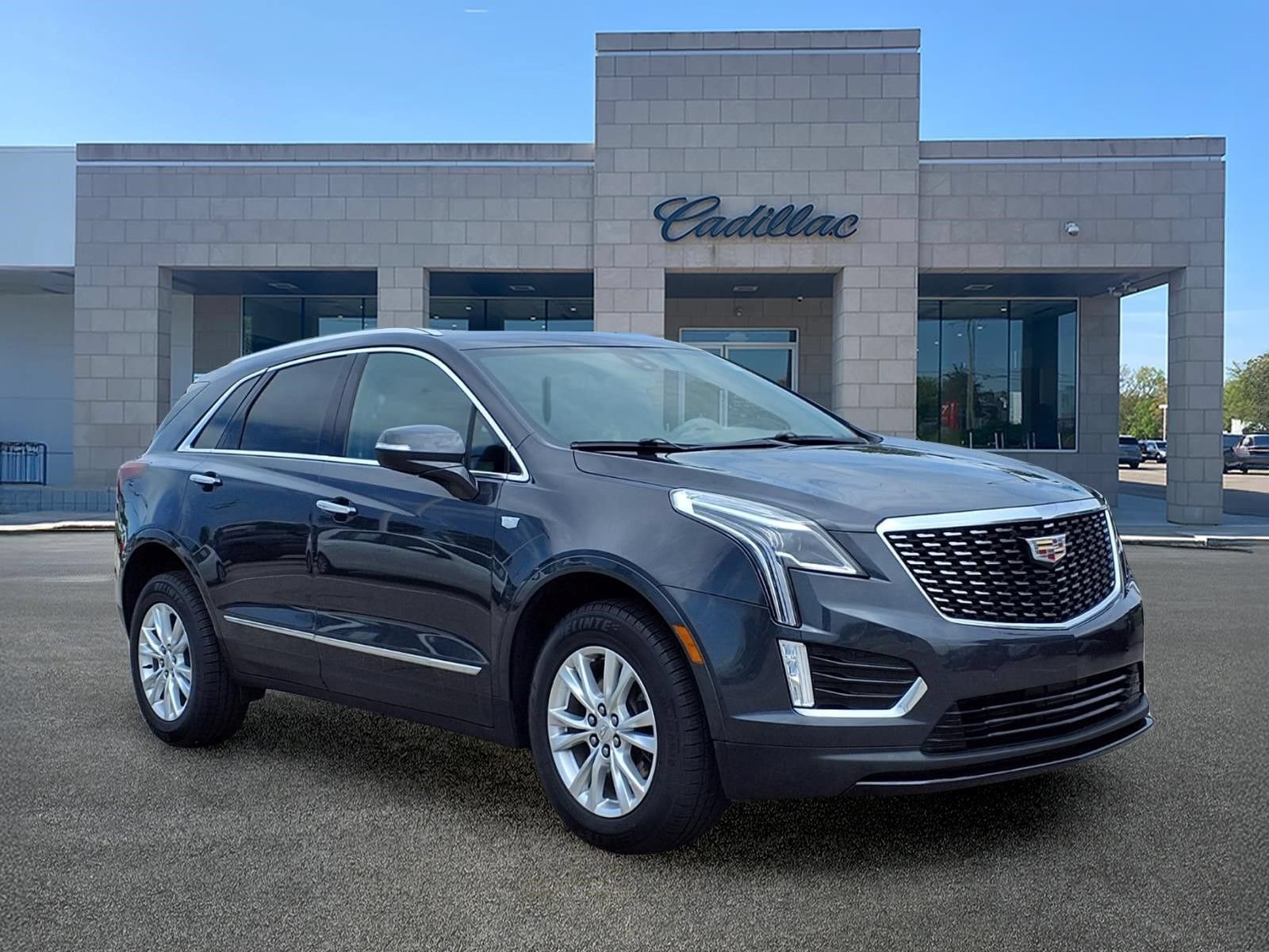 Certified 2023 Cadillac XT5 Luxury AWD/4WD image 3