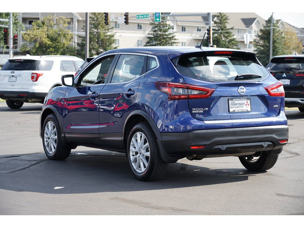 Used 2022 Nissan Rogue Sport S image 5