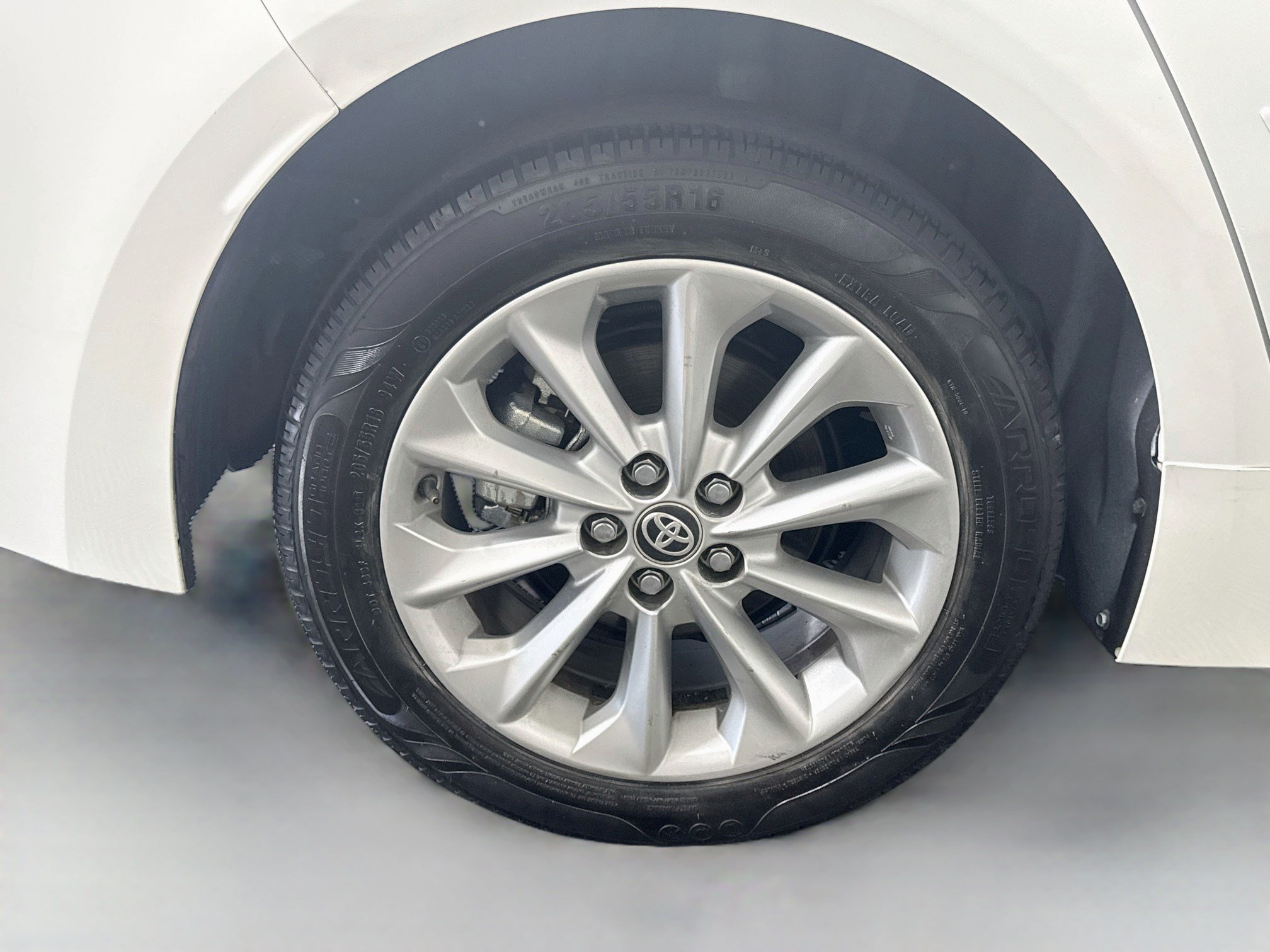 Used 2021 Toyota Corolla LE w/ LE Convenience Package FWD image 33